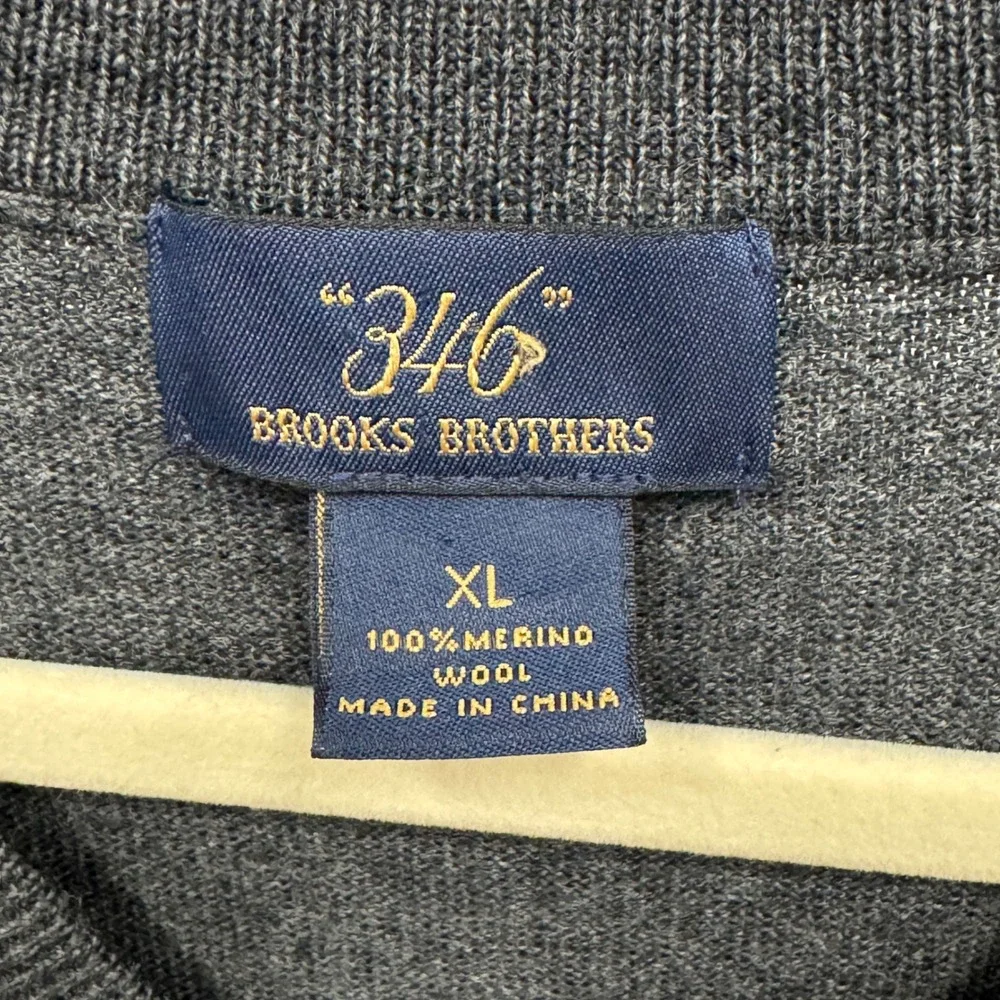 Brooks Brothers 346 Men's XL Charcoal Gray 100% Merino Wool V-Neck Sweater Vest